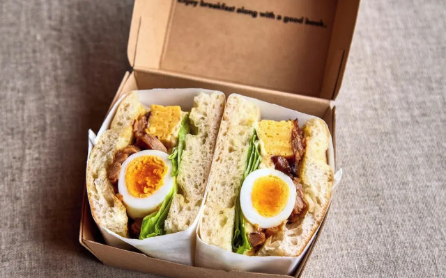 IN THE LIBRARY hotel and books TOKOROZAWA