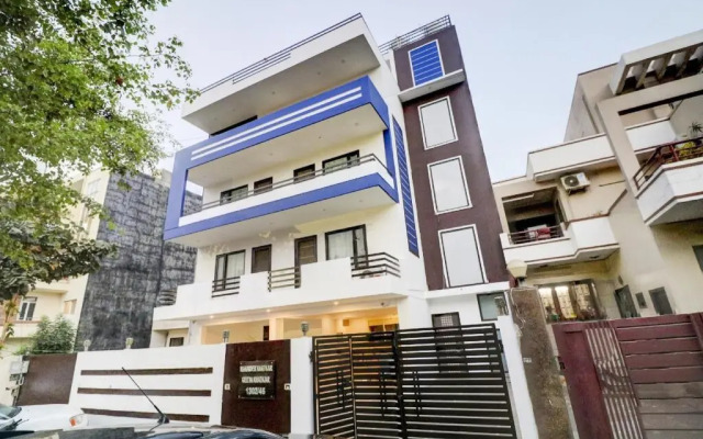 Hotel Rising Stay by OYO Rooms