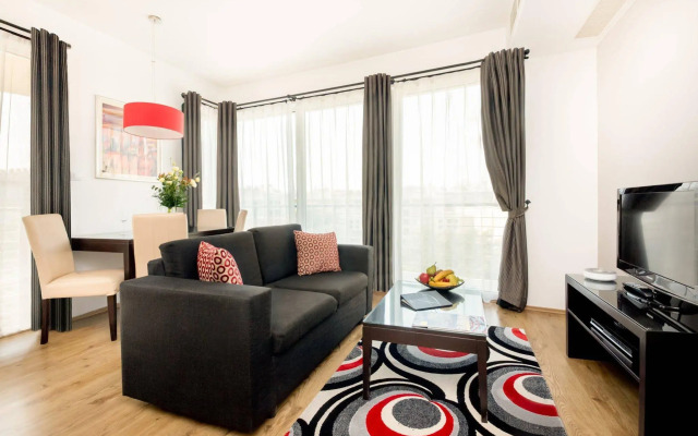 Escala Hotel & Suites