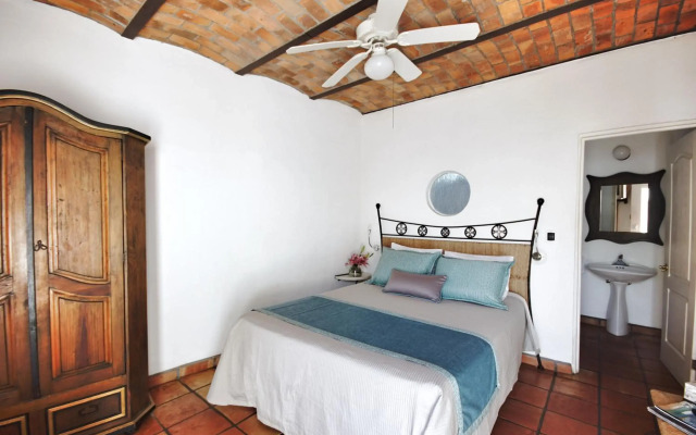 Los Milagros Hotel