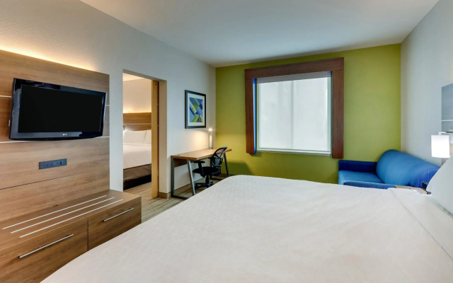 Holiday Inn Express & Suites Waxahachie by IHG