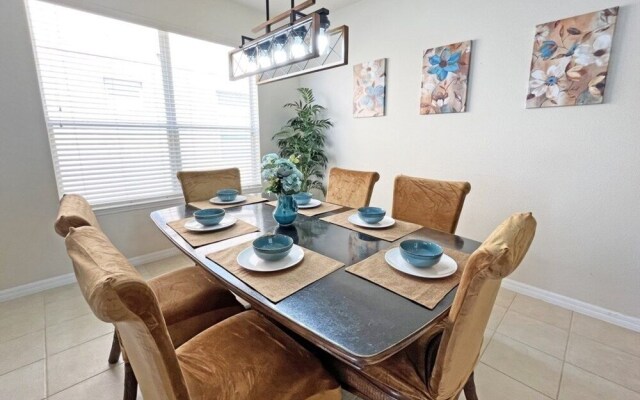 Villa Marcello 4 Bedroom Home by RedAwning