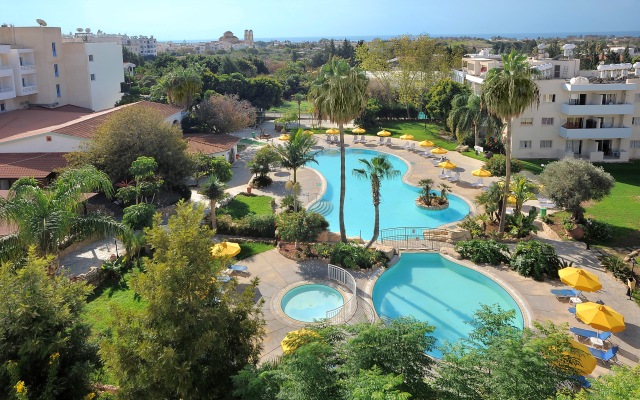 Mayfair Hotel  Gardens