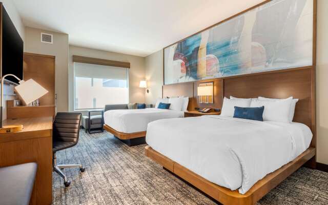 Cambria Hotel Davenport Quad Cities