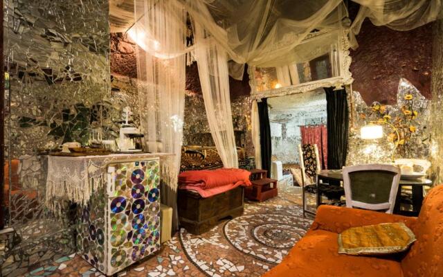 La Grotta degli specchi