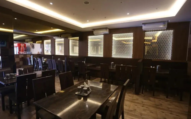 OYO 10222 Hotel Anbu Park