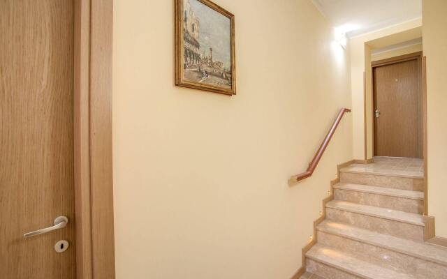 Top Floor Navona Guest House