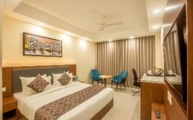 Hotel Luxe Opera NH8 – 7km from IGI Airport Delhi