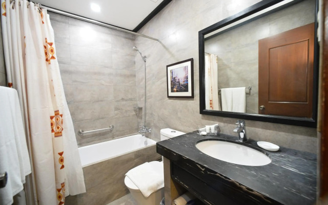 Paragon Hotel and Suites