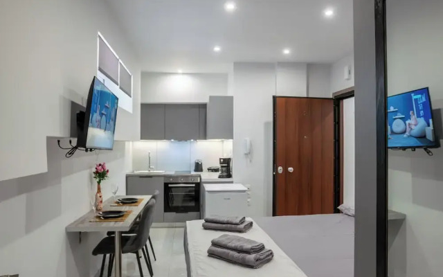 Pagrati Studio New Chic and Central