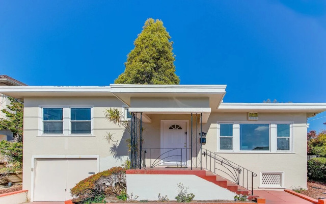 Woolsey Street - 2 Br Home