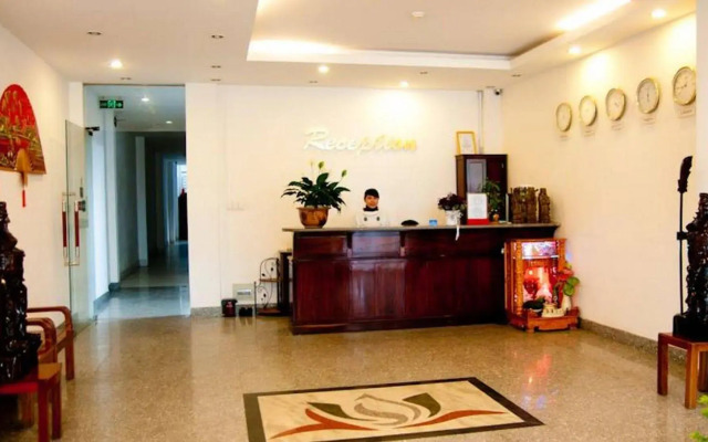 Golden Lotus Hotel