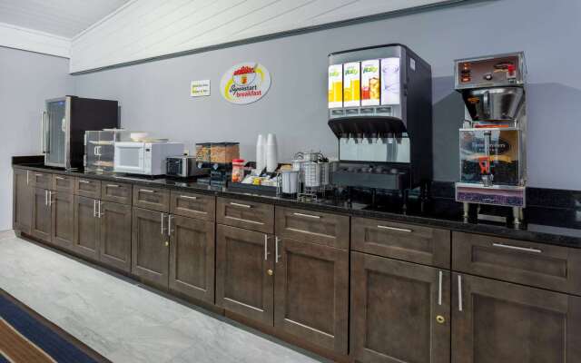 Super 8 by Wyndham Missouri Valley