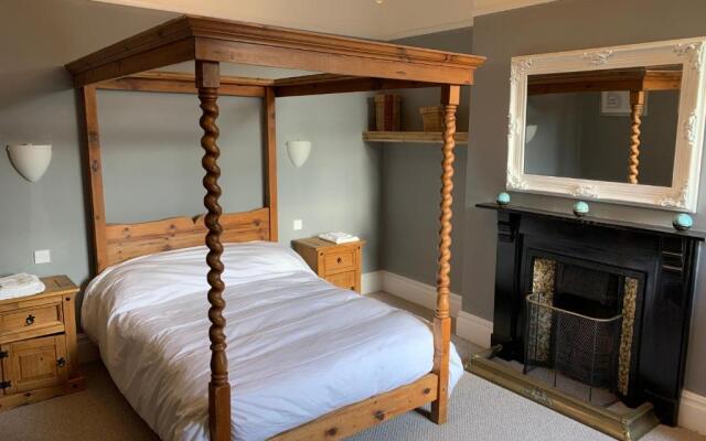 Lansdown House Bed & Breakfast