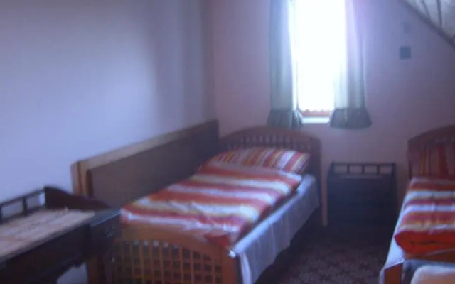 Vintage Pince-Présház