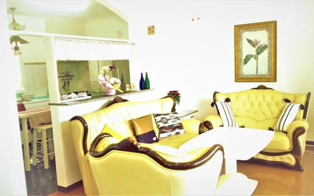 Aqua House