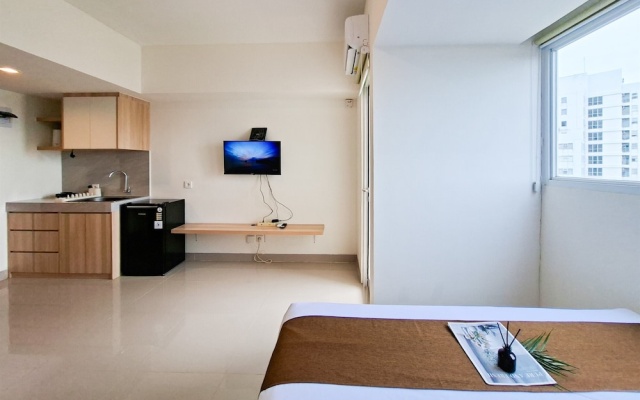 Comfy And Relaxing Living In Studio At Apartment Cisauk Point – Guest Rooms – Legok