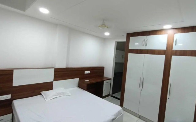 Oyo Home 89062 Ishwar Bharti Apartments