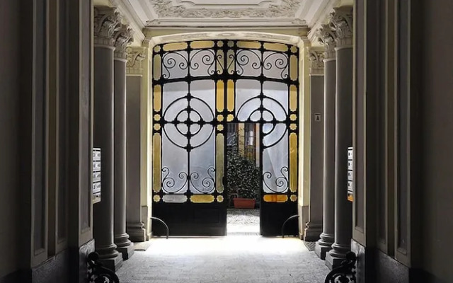 Uno Sguardo sui Tetti by Wonderful Italy