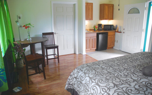 Hale Moana Bed & Breakfast