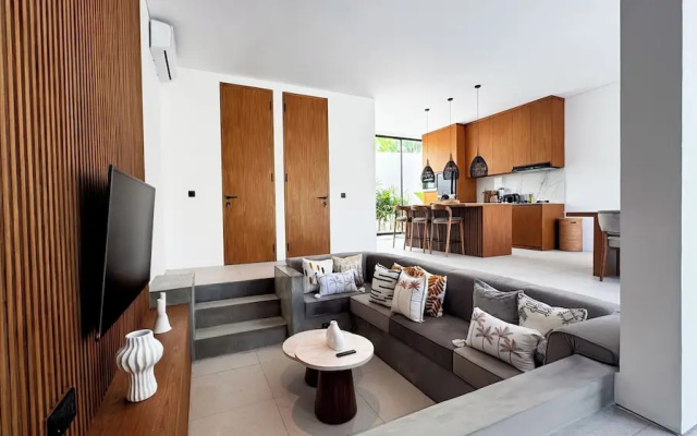 Aquamarine Villa 8A – Guest Rooms – Canggu