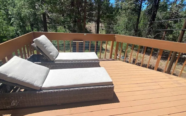 Tahoe Forest Chalet 3BR House w/ Mountain Views