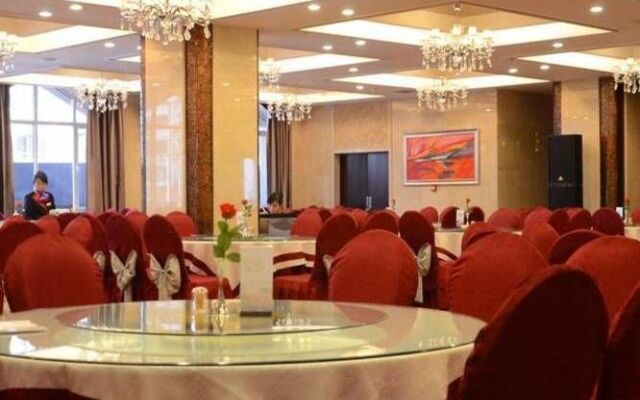 Yinchuan Juli Six Red Hotel