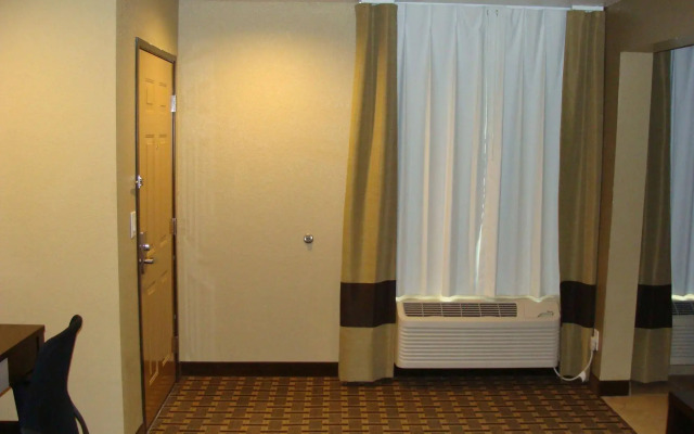 West Worth Inn and Suites