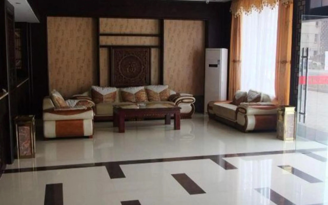 Jixi Dragon Holiday Hotel