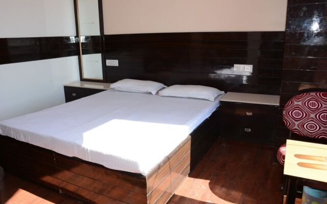 Hotel Basant