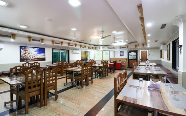 Oyo 47787 Sri Annapoorna Towers