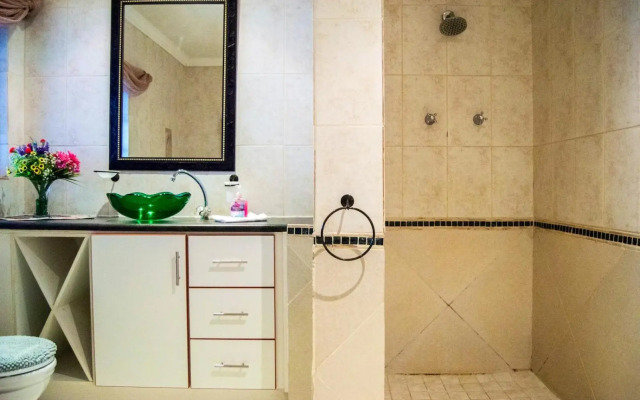 Shangrila Innibos Country Lodge