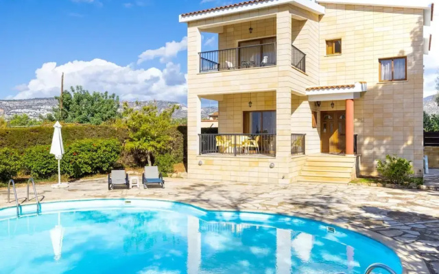 Villa Natasha in Peyia