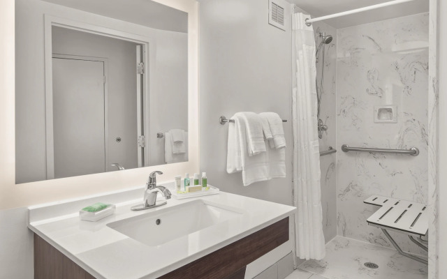 Holiday Inn Charleston Riverview by IHG