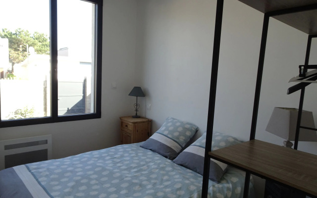 Comfortable Holiday Home 50 m From the sea