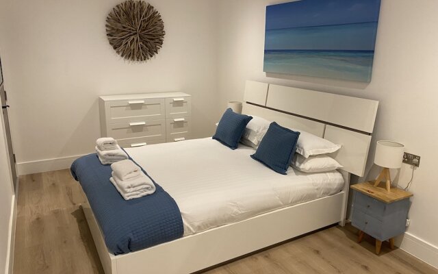 Stunning Cliff Edge Apartment in Newquay