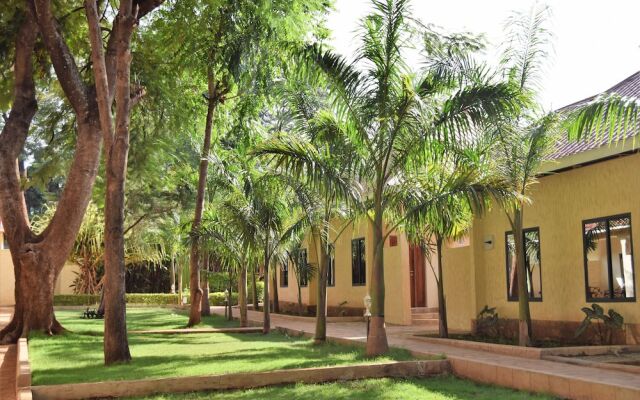 Chanya Lodge