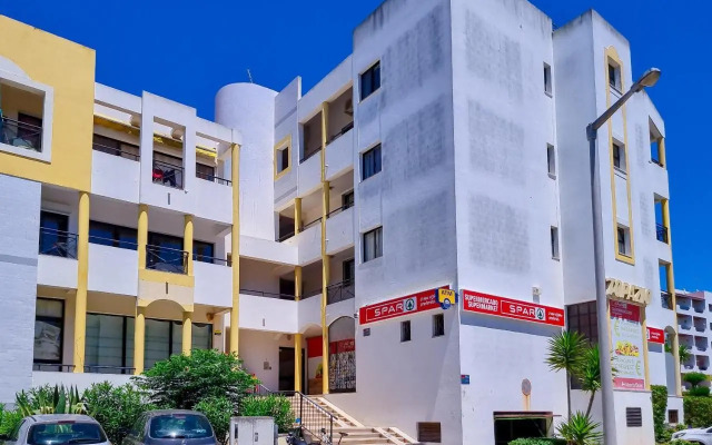 Tenis Golfmar 409A - pool view