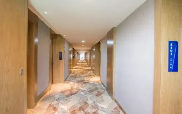 Guiyi Hotel (Guiyang Guanshanhu District Southwest International Trade City Store)