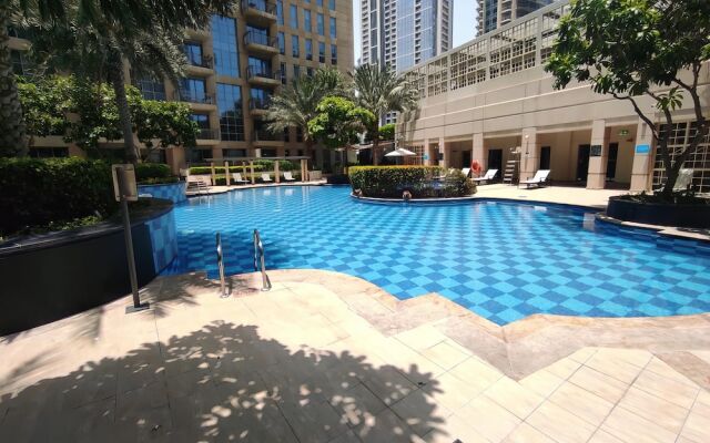Lux BnB Standpoint Towers Burj & Fountain Views