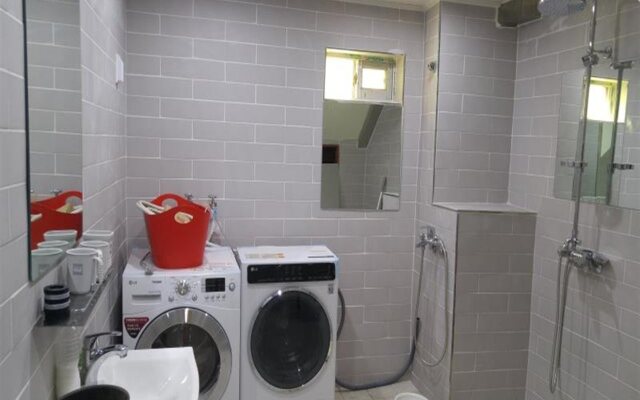 Guesthouse Embassy - Hostel