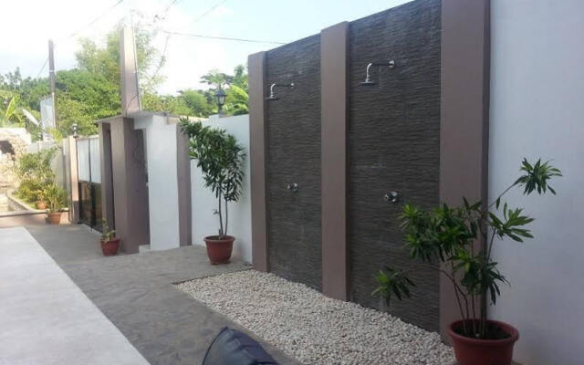 Modern Peak Suites and Private Resort