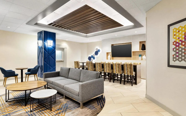Holiday Inn Express Vancouver-Metrotown (Burnaby) by IHG
