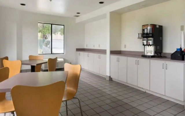 Motel 6 Dallas, TX - Northeast