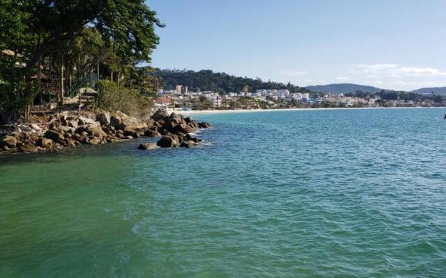 apartamento a 20 metros do mar bombinhas