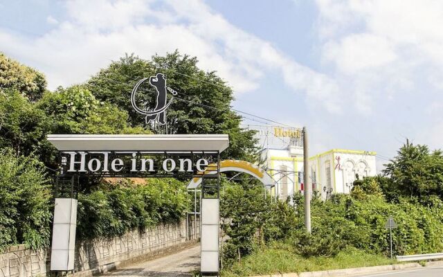 Hole in One Hotel