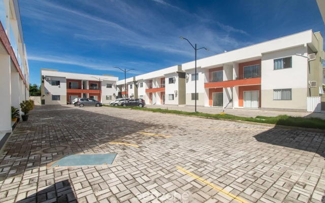 Stay With Pool Just Minutes From the Beach - CCR