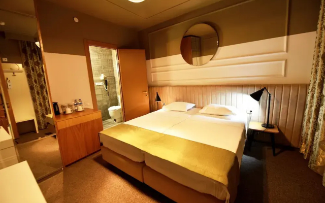 KS Hotel
