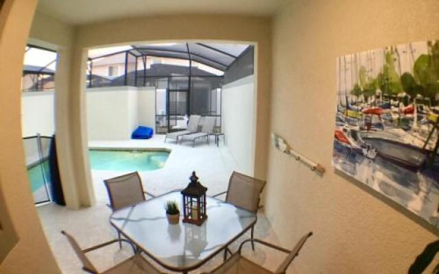 Four Bedrooms Home with Pool 4819