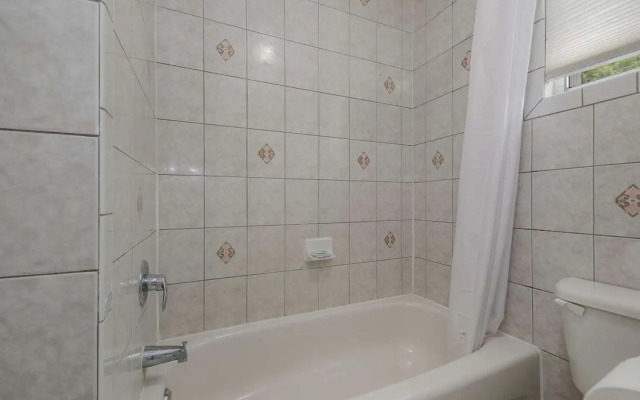 Knights Inn Burlington, ON